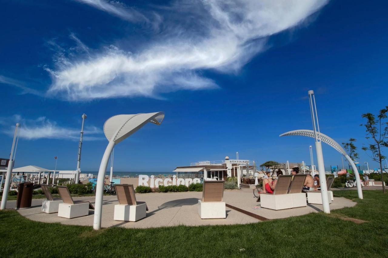 Residenza Alma Aparthotel Riccione Ngoại thất bức ảnh